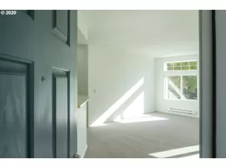 Photo #4: 20617014 Listing