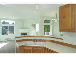 Photo #5: 20617014 Listing