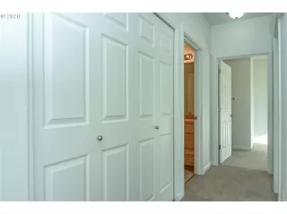 Photo #6: 20617014 Listing