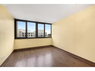 Photo #6: 20617160 Listing