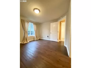 Photo #3: 20617291 Listing