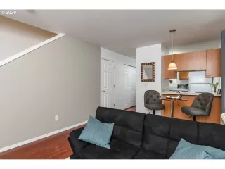 Photo #1: 20617307 Listing