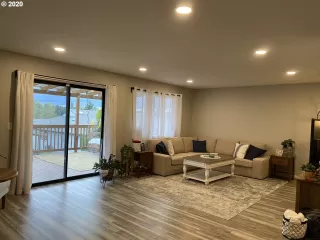 Photo #4: 20617652 Listing