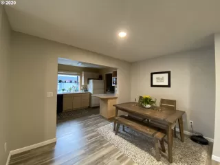 Photo #5: 20617652 Listing