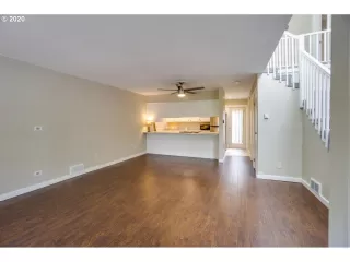 Photo #4: 20617955 Listing 