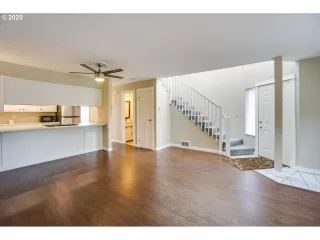 Photo #5: 20617955 Listing 