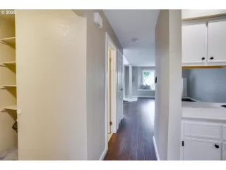 Photo #6: 20617955 Listing 