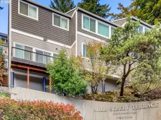 Photo #2: 20618104 Listing 