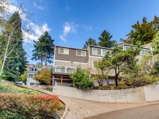 Photo #3: 20618104 Listing 