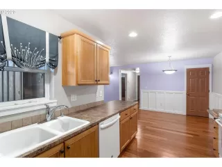 Photo #2: 20621220 Listing