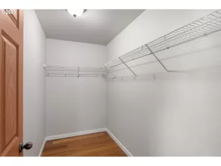 Photo #6: 20621220 Listing