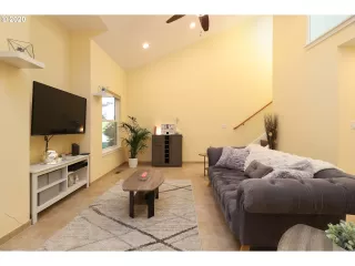 Photo #2: 20621608 Listing 