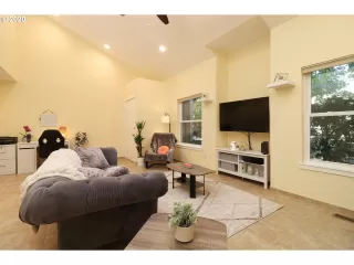 Photo #4: 20621608 Listing 