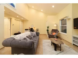 Photo #5: 20621608 Listing 