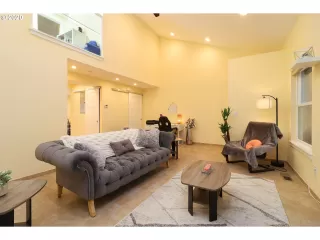 Photo #6: 20621608 Listing 