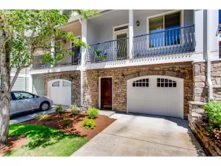 Photo #2: 20621636 Listing