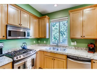 Photo #4: 20621636 Listing