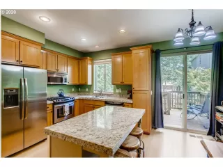 Photo #5: 20621636 Listing