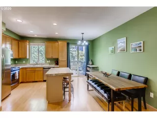 Photo #6: 20621636 Listing