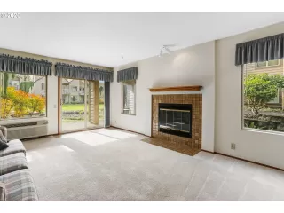 Photo #4: 20622650 Listing