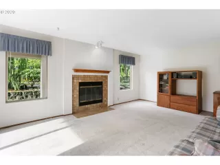 Photo #5: 20622650 Listing