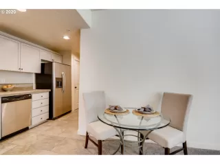 Photo #5: 20622871 Listing 