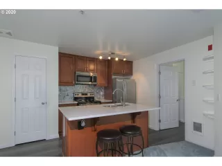 Photo #2: 20623223 Listing