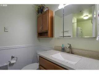 Photo #6: 20623223 Listing