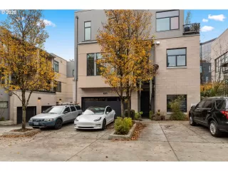 Photo #1: 20623275 Listing