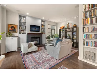 Photo #5: 20623275 Listing