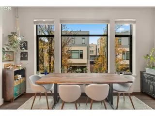 Photo #6: 20623275 Listing