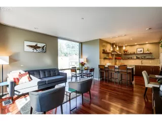 Photo #2: 20623603 Listing 