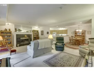 Photo #4: 20623717 Listing