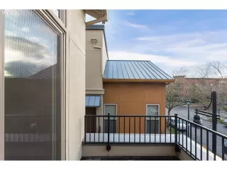 Photo #4: 20623946 Listing