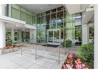Photo #6: 206241240 Listing
