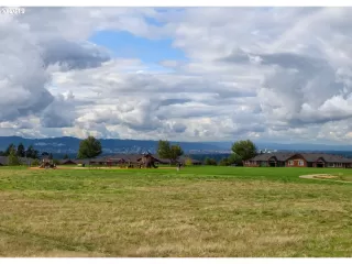 Photo #3: 20624172 Listing 