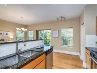 Photo #6: 20624480 Listing 