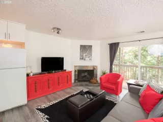 Photo #4: 20624833 Listing