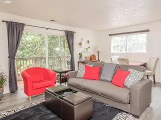 Photo #5: 20624833 Listing