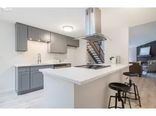 Photo #6: 20625786 Listing 