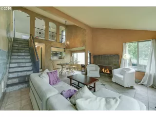 Photo #5: 20625969 Listing 