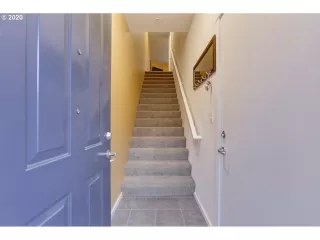 Photo #4: 20626486 Listing