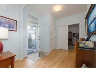 Photo #2: 20628722 Listing