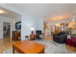 Photo #4: 20628722 Listing