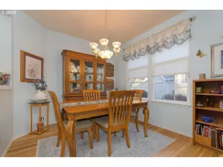 Photo #5: 20628722 Listing