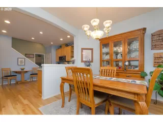 Photo #6: 20628722 Listing