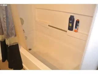 Photo #4: 20628857 Listing