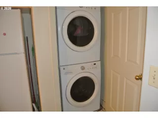 Photo #5: 20628857 Listing