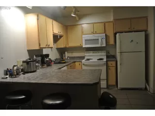 Photo #6: 20628857 Listing