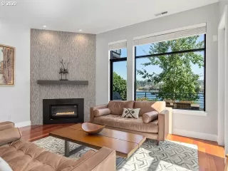 Photo #4: 20629163 Listing 